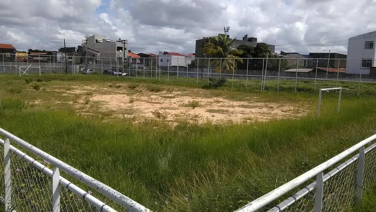 Iran Barbosa pede melhorias para Escola Municipal