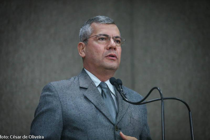 Iran Barbosa rebate argumentos contra reajuste dos servidores públicos de Aracaju