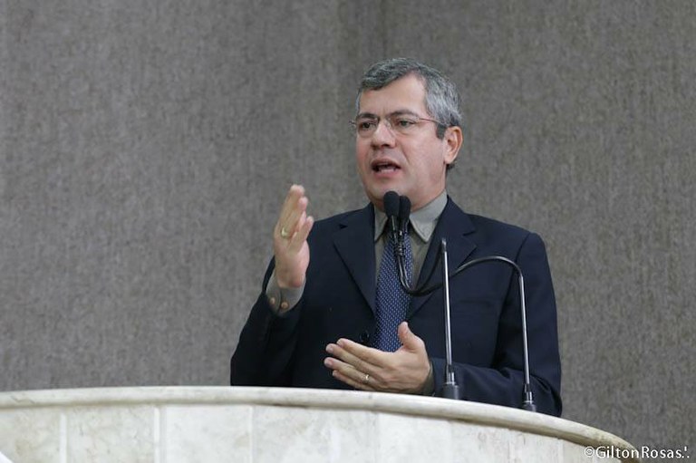 Iran Barbosa reforça a necessidade de cuidados com canais da cidade