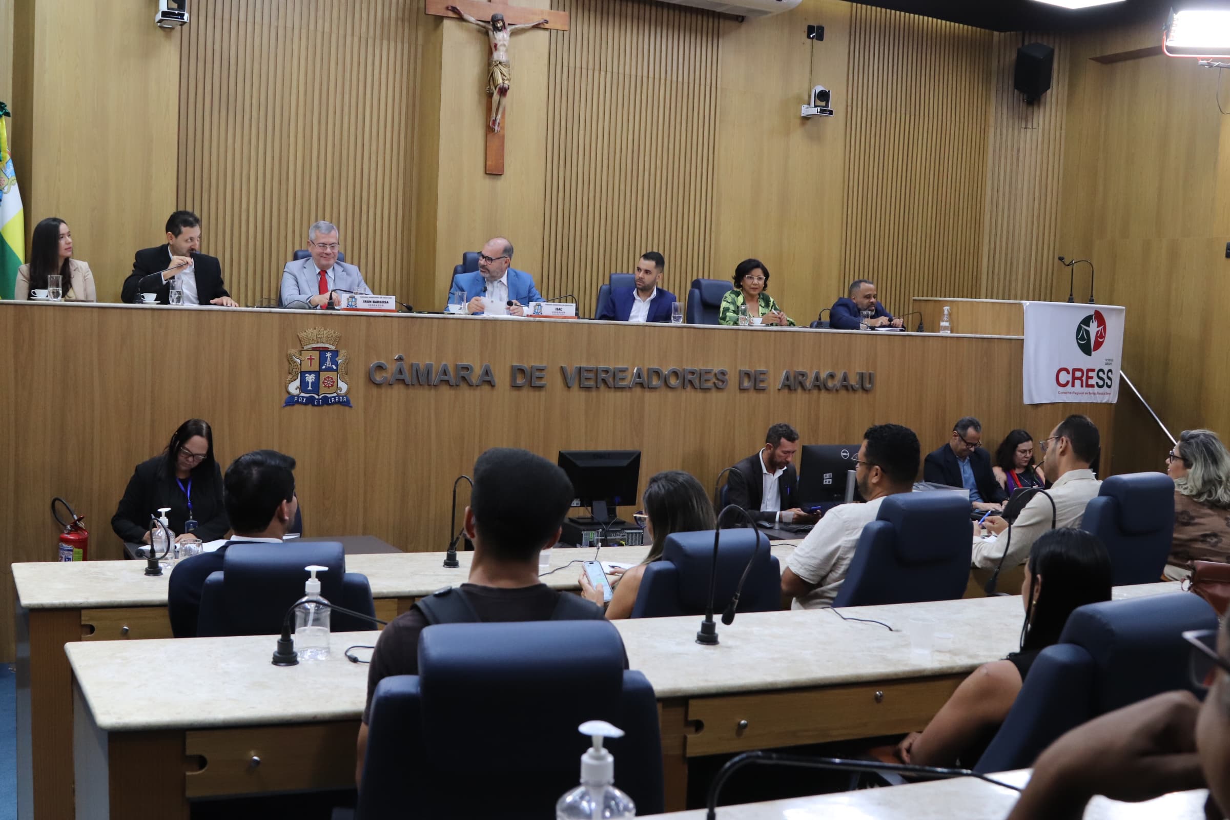 Iran Barbosa reforça importância das assistentes sociais e defende suas pautas