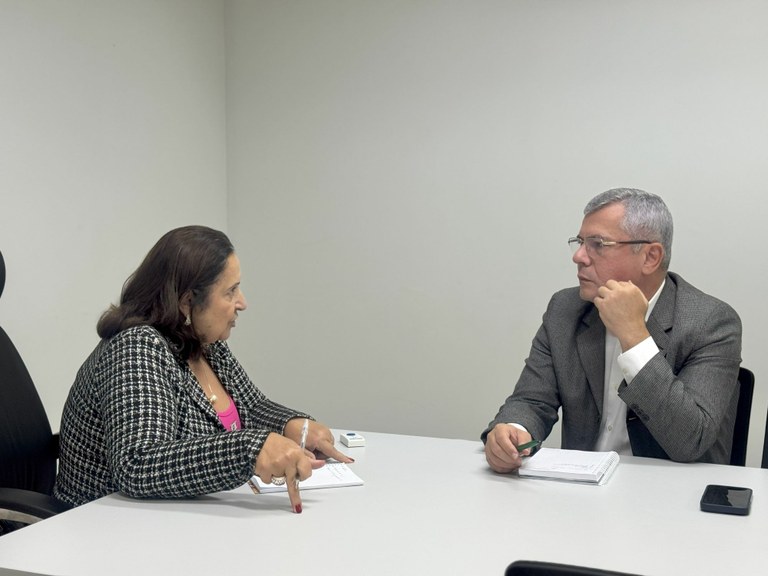 Iran Barbosa tem reunião com secretária para tratar das pautas da Educação e do magistério