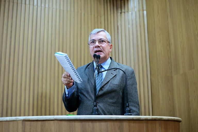 Iran critica Projeto de Lei que alarga a privatização na Administração Municipal 