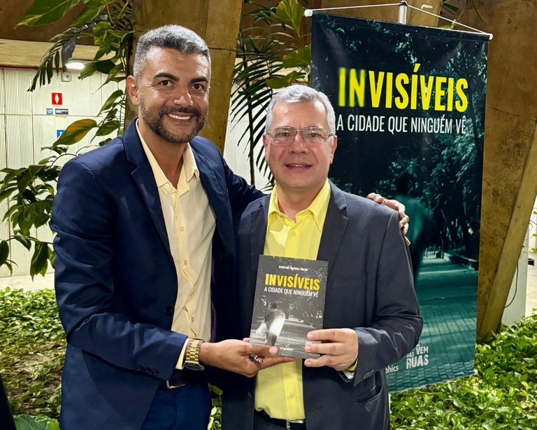 Iran destaca livro que trata da realidade da população em situação de rua