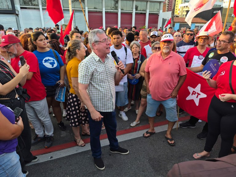 Iran destaca manifestação popular e explica que “dosimetria” é disfarce para beneficiar condenados 