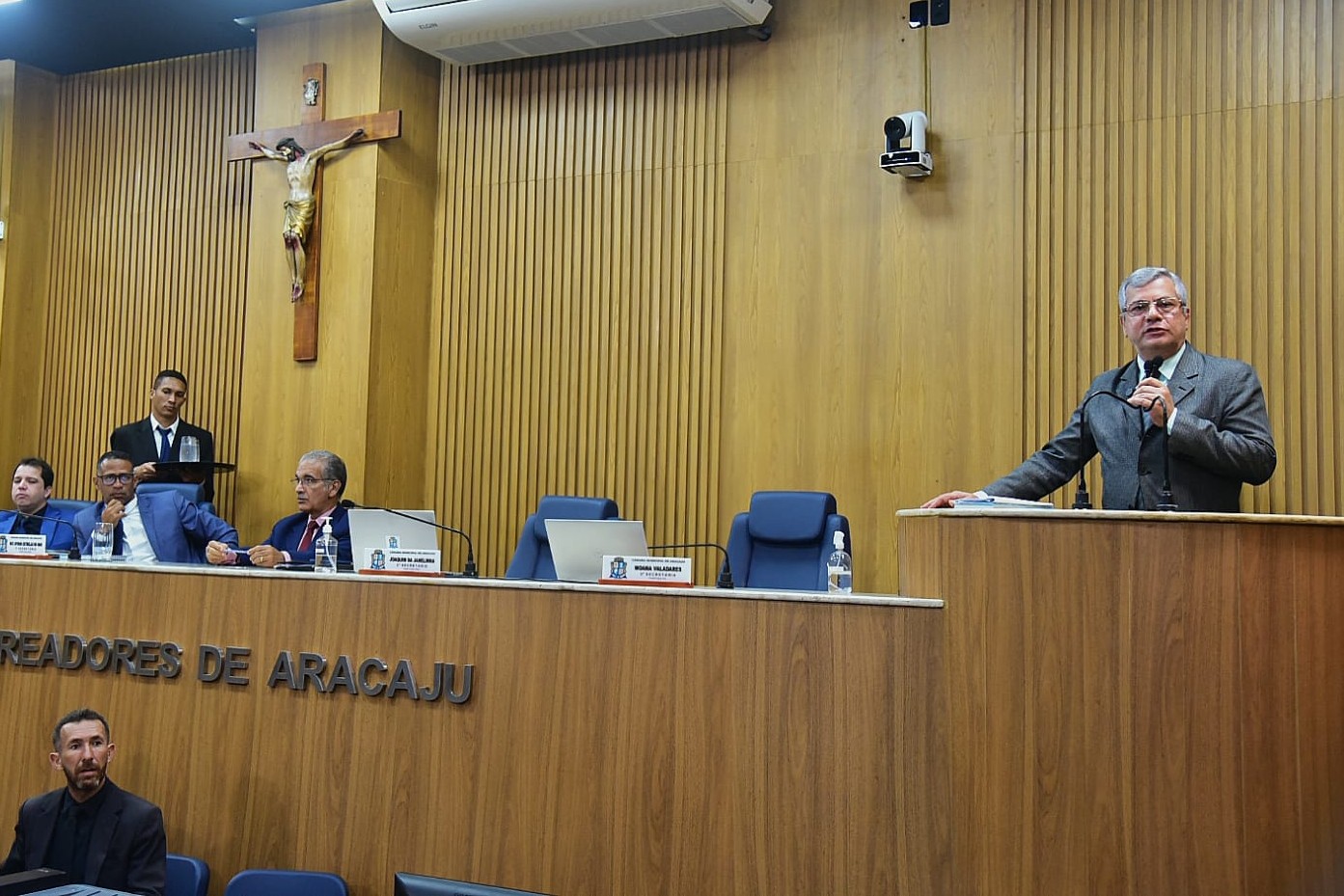 Iran destaca relatório que atesta inadequação da catraca dupla nos ônibus 