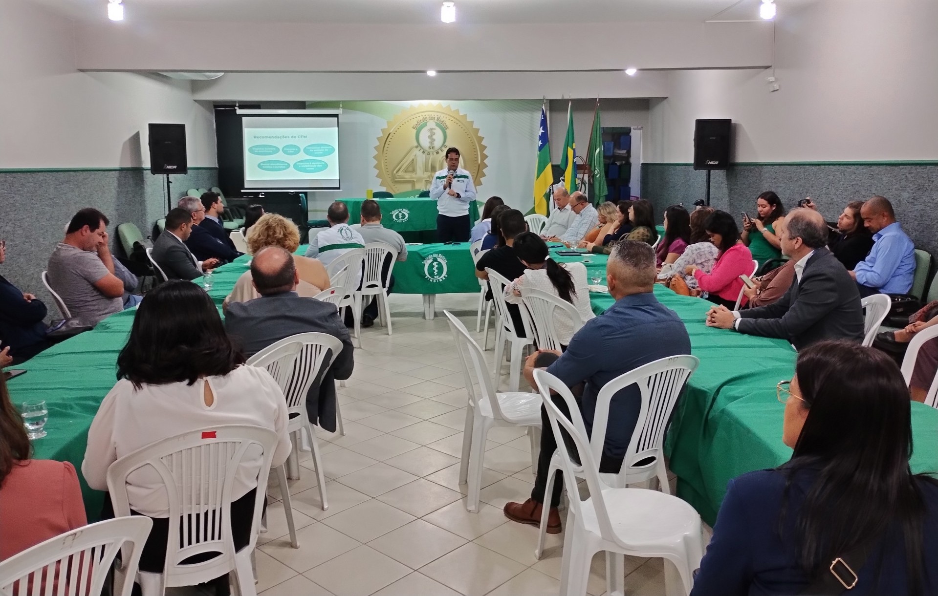 Iran destaca reunião que tratou de enfrentamento à violência contra médicos 