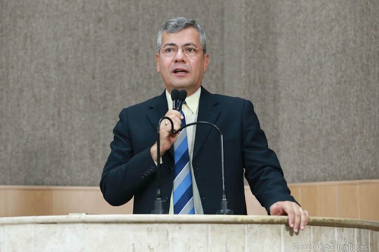 Iran destaca vitória dos trabalhadores na luta contra a privatização da Deso