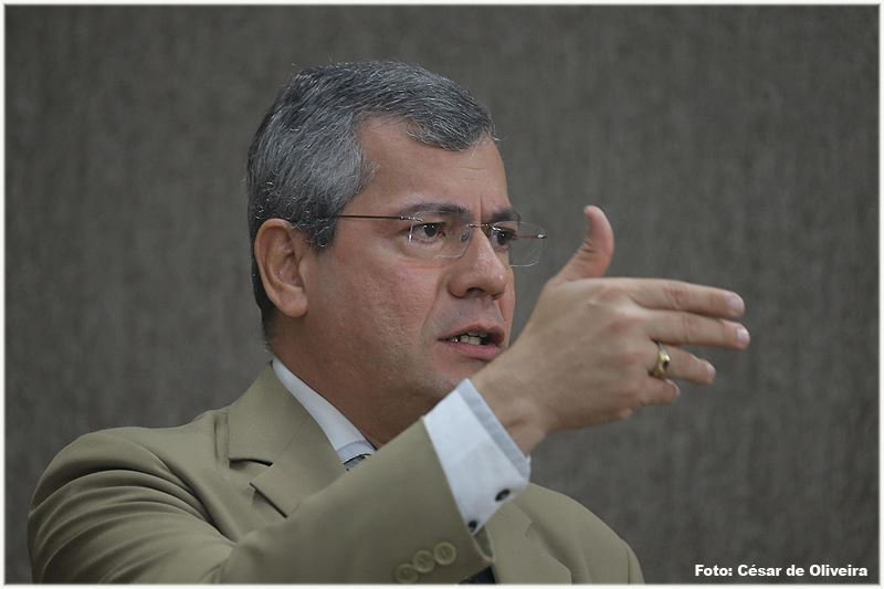 Iran discute situação de cemitérios e propõe velatórios públicos