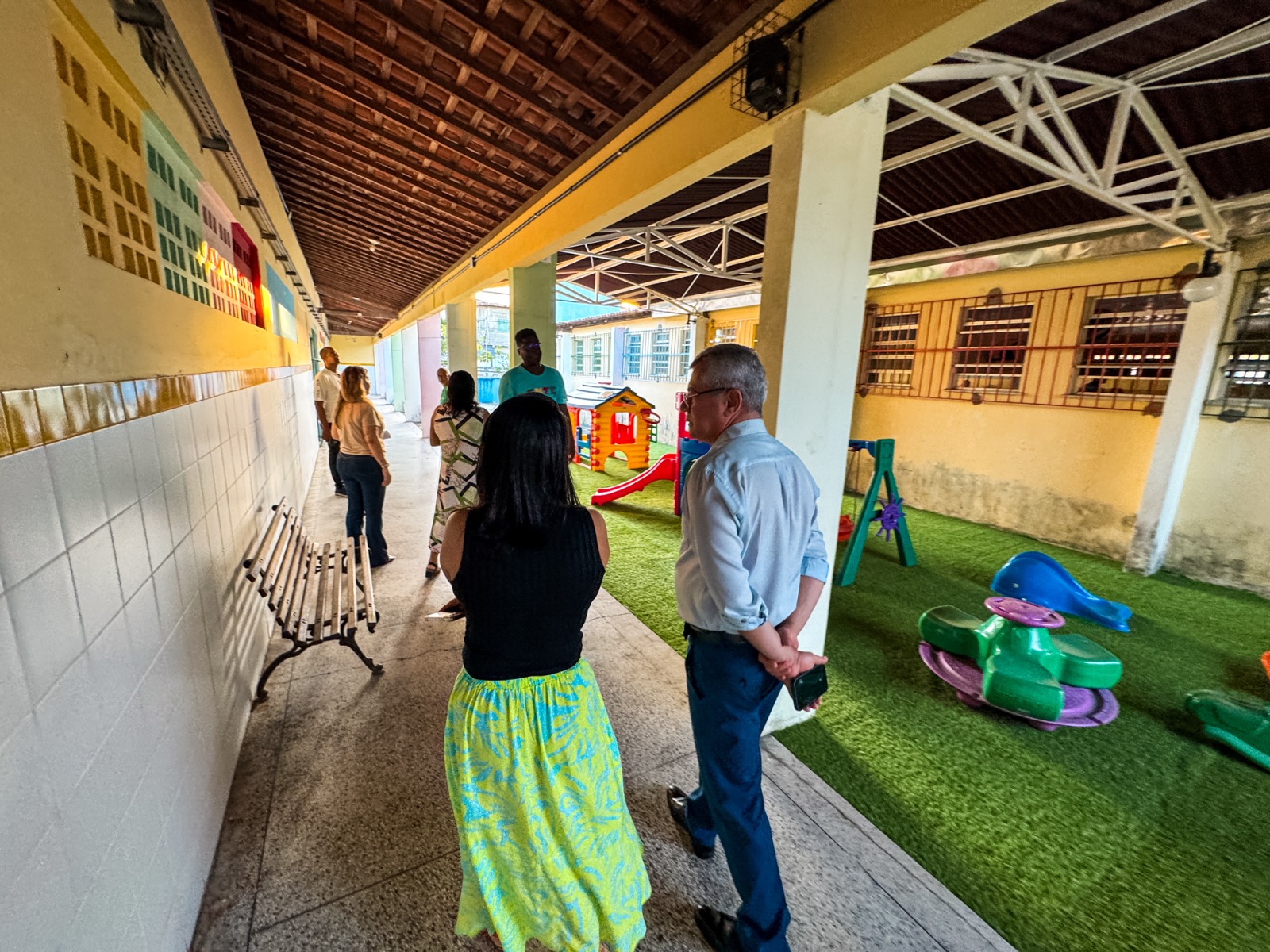 Iran faz visitas de trabalho em escolas da rede municipal de Aracaju com dirigentes do Sindipema 