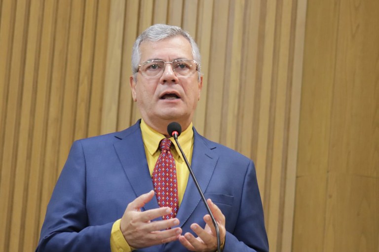 Iran propõe a criação de um programa municipal de moradia cidadã para atender à população em situação de rua