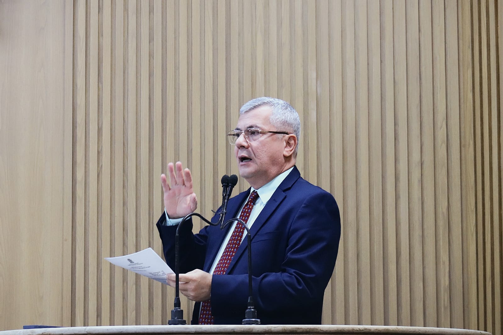 Iran solicita a ampliação da convocação de professores aprovados no concurso de Aracaju