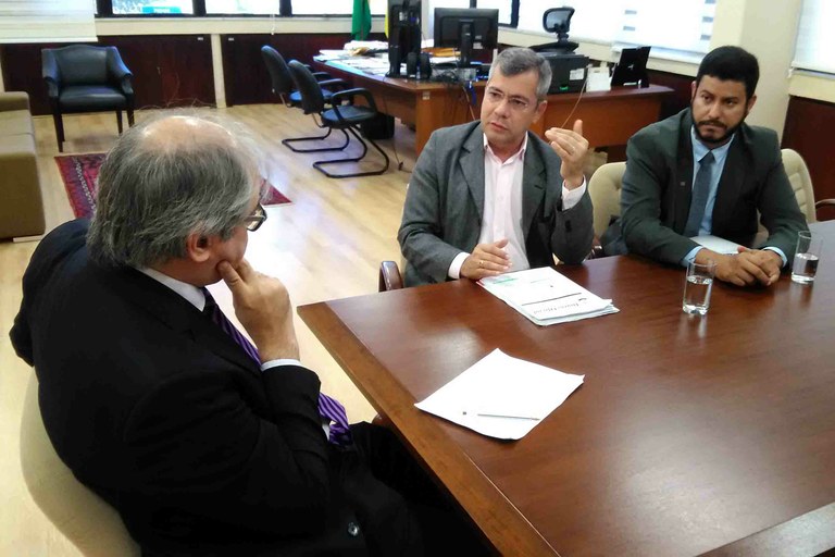 Iran vai ao Ministério Público de Contas tratar da Educação de Aracaju