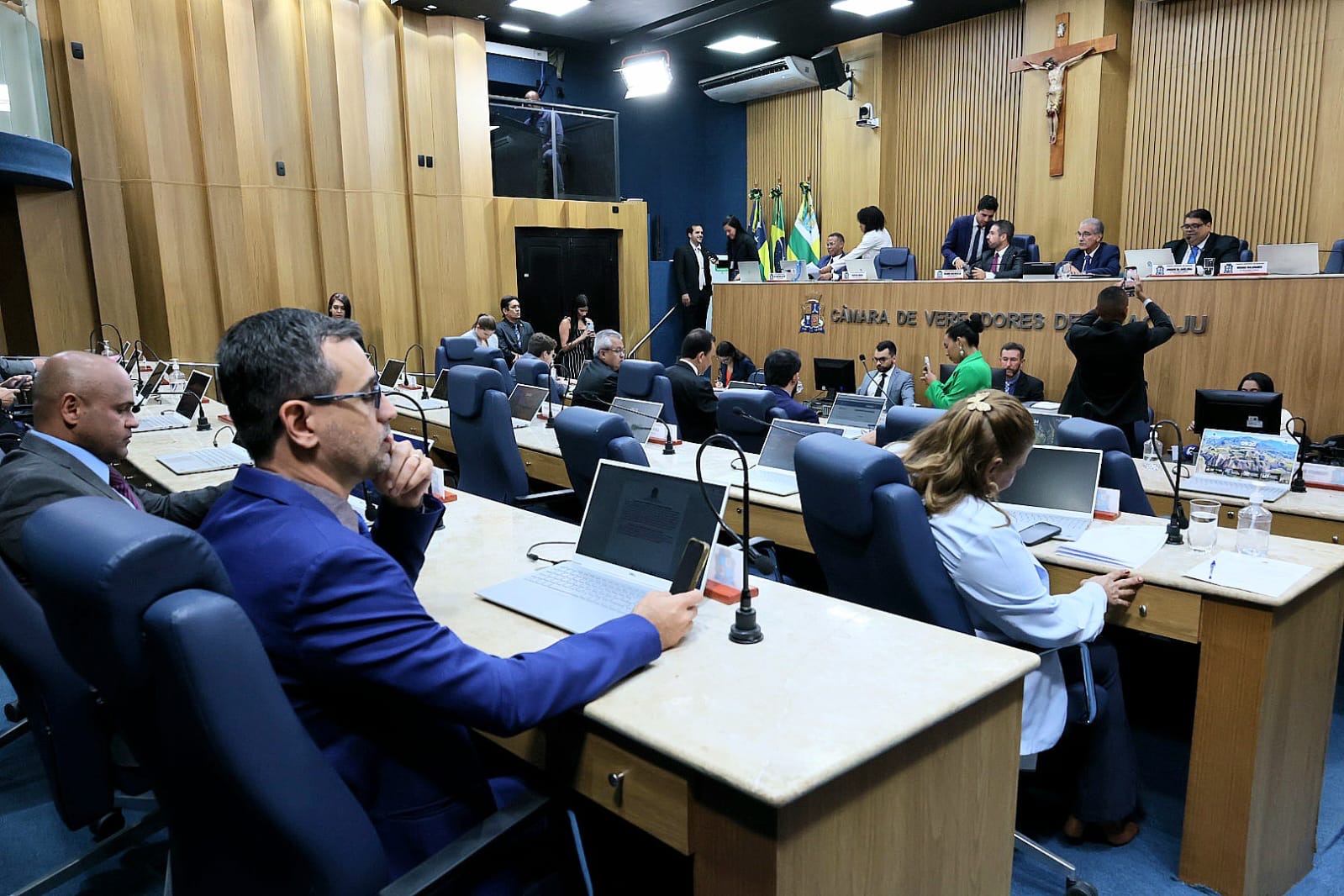 Iron Man, Centro POP, esporte e debate educacional dominam discursos na Câmara de Aracaju