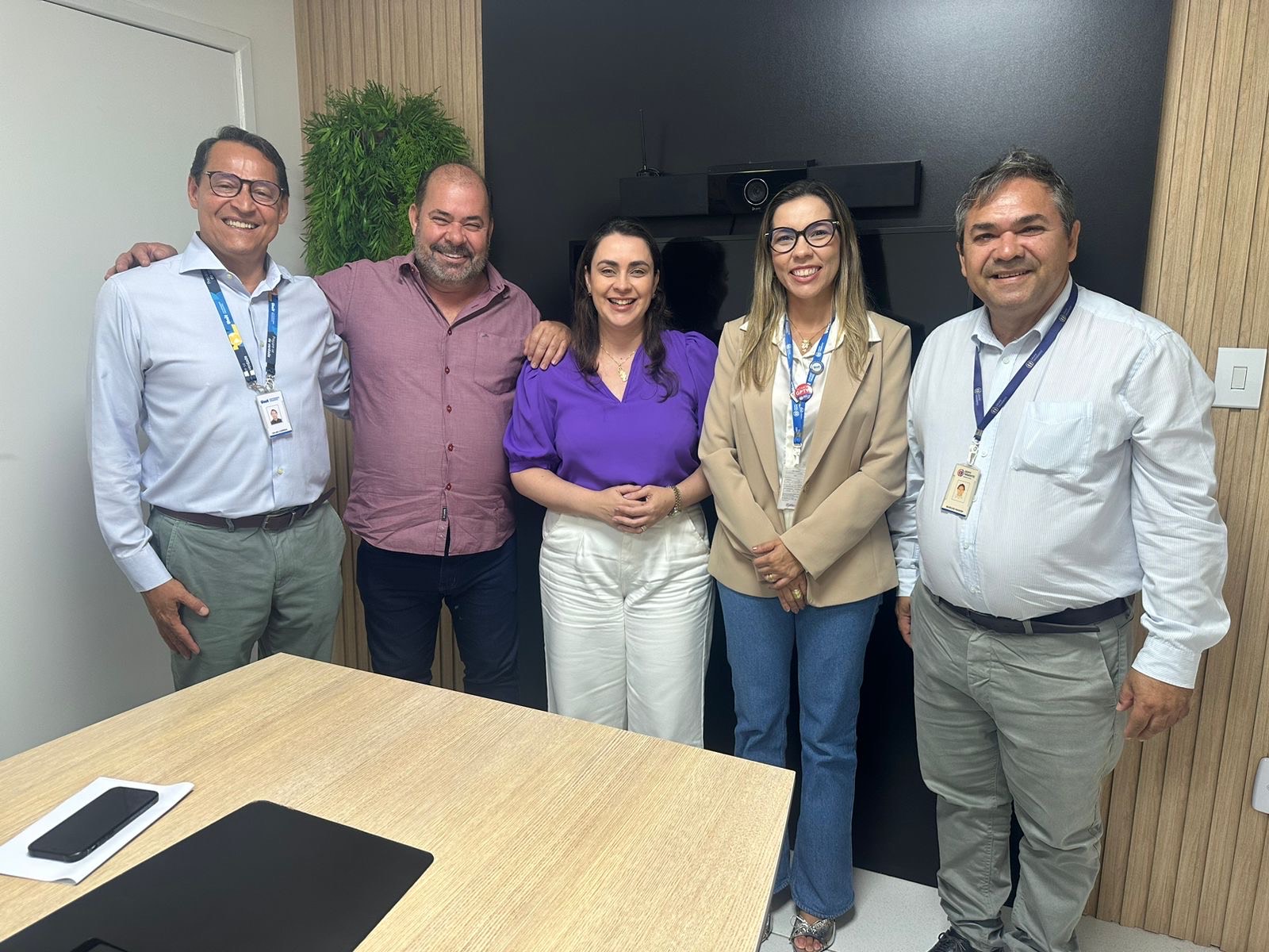 Isac discute melhorias na saúde de Aracaju em reunião com a secretária de Saúde