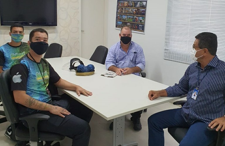 Isac se reúne com presidente da Emsurb para discutir problemáticas dos terminais Luiz Garcia e Fernando Sávio