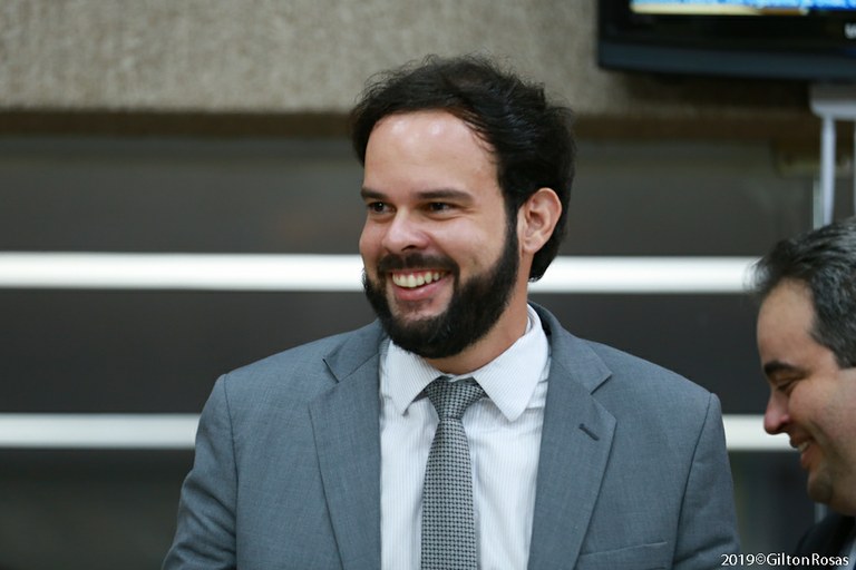 "Isenção do IPTU para a classe mais baixa é de extrema importância", afirma Thiaguinho Batalha