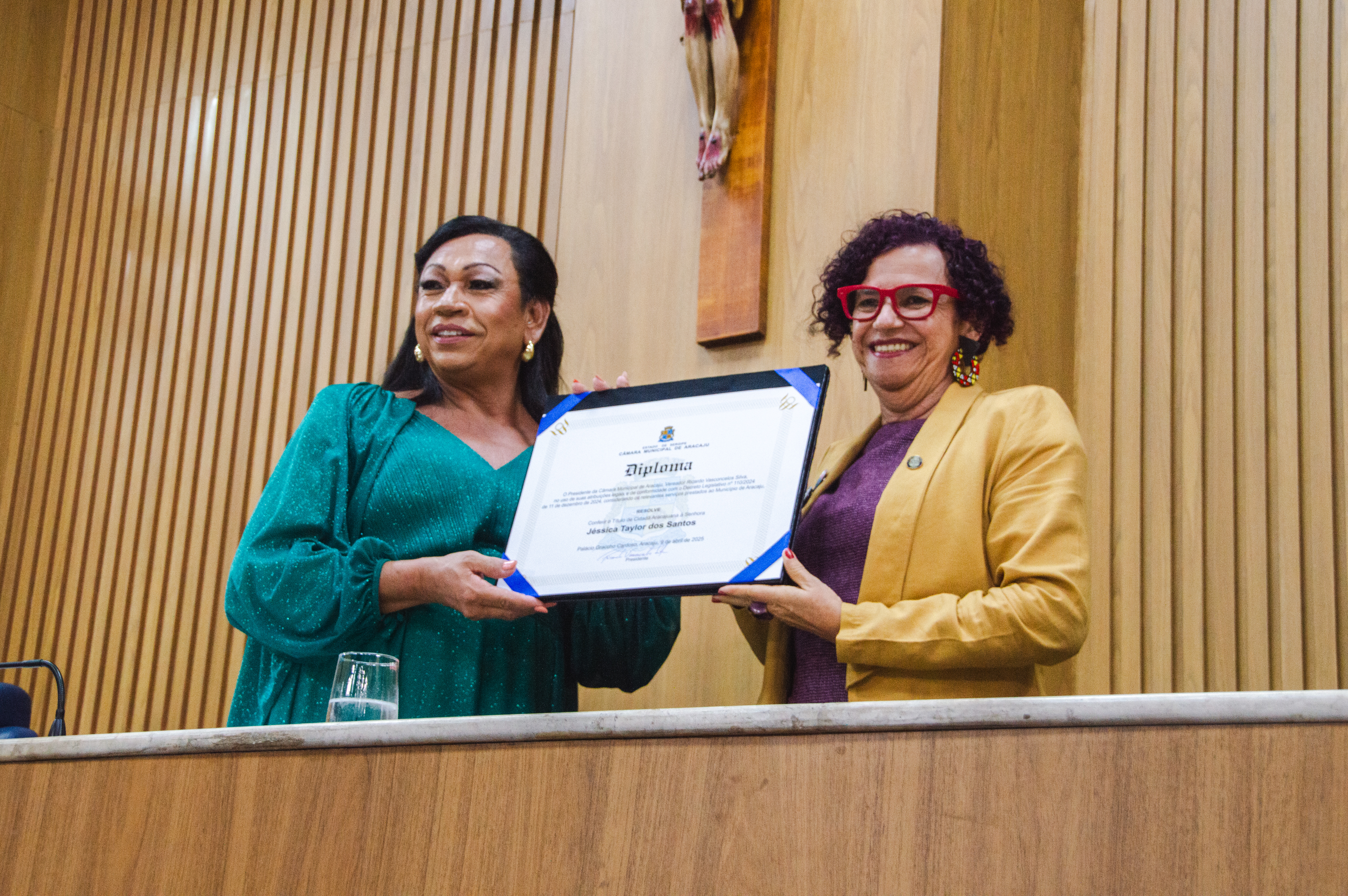 Jéssica Taylor recebe Título de Cidadania Aracajuana 