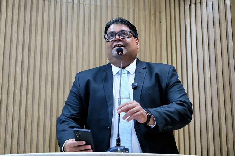 Joaquim da Janelinha destaca entrega da 4ª Delegacia Metropolitana e reforça pedido de revitalização em praça do Augusto Franco 