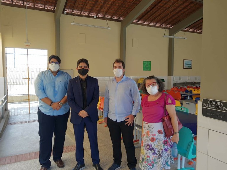 Joaquim da Janelinha e Comissão da Educação visitam escolas municipais