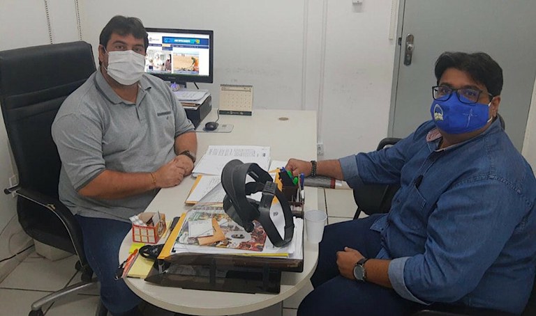 Joaquim leva demandas para a direção da Emsurb