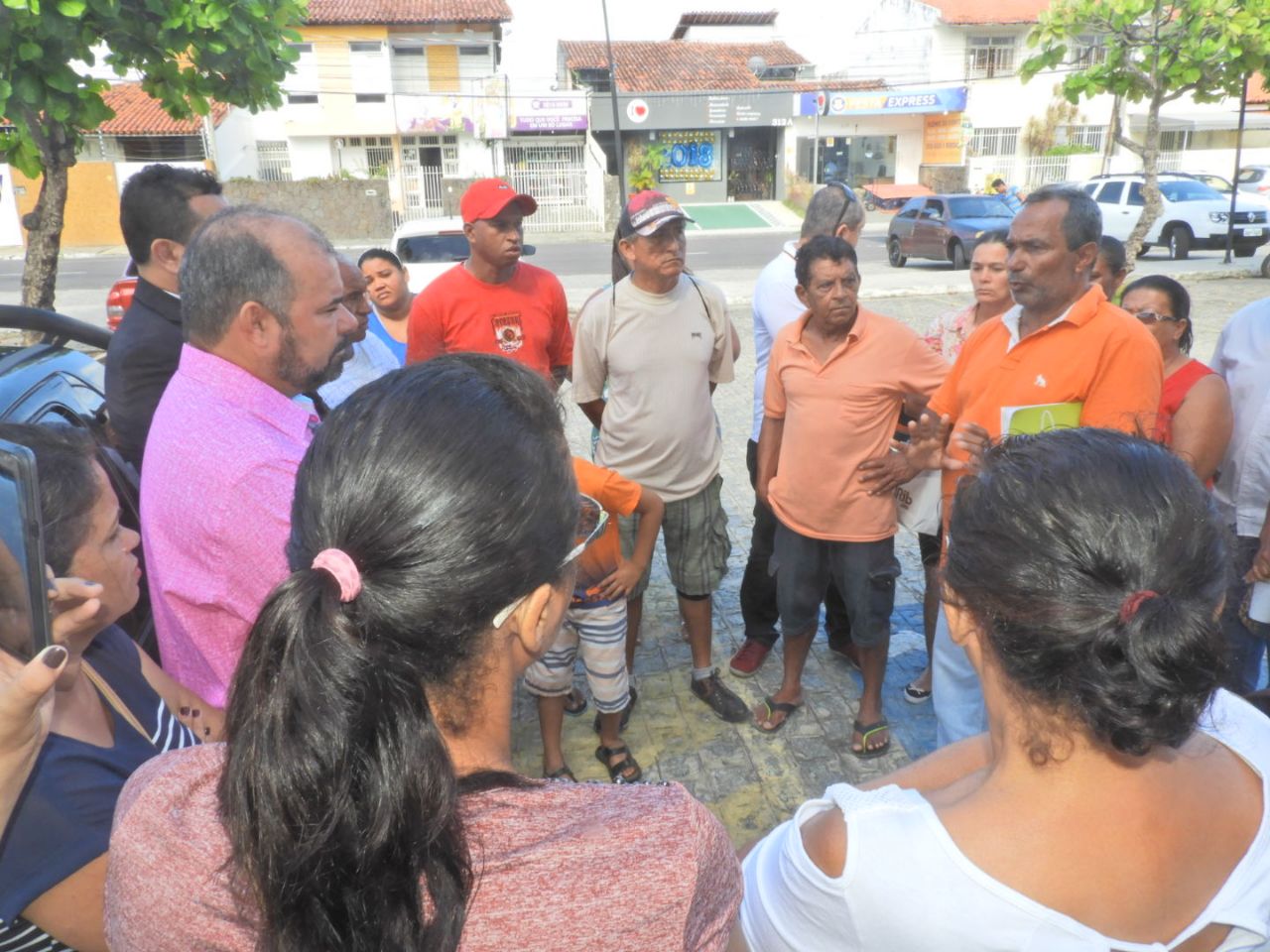 Jogos do Confiança poderão ter vendedores ambulantes, após mediação do vereador Isac