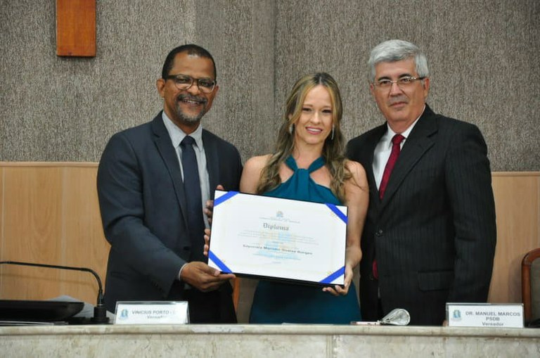 Jornalista Sayonara Borges recebe título de Cidadania Aracajuana