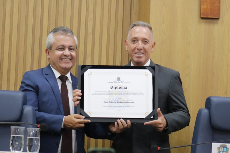 José Alberto Balbino recebe Título de Cidadania Aracajuana de autoria de Elber Batalha 