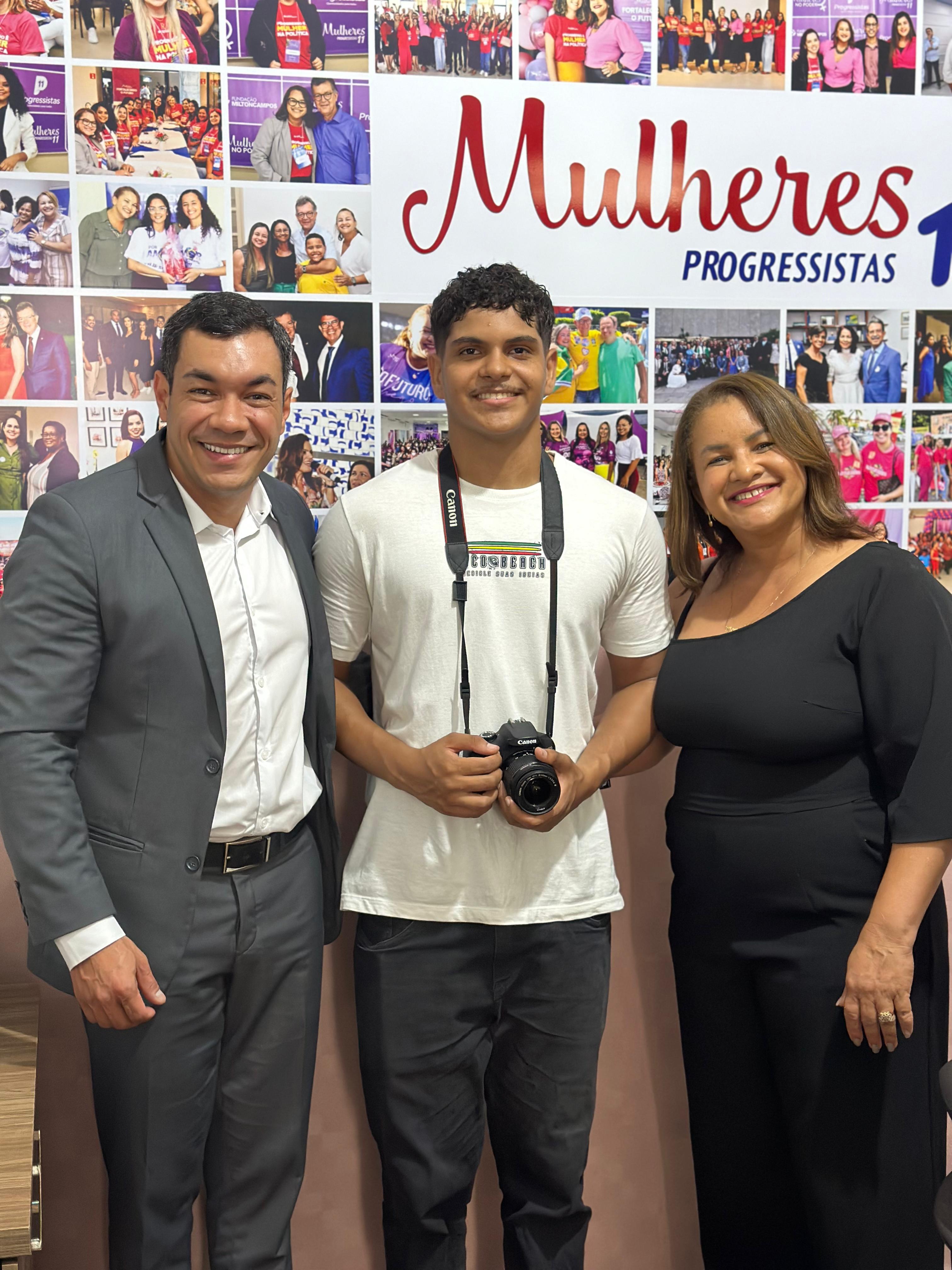Jovem estudante visita o Progressistas e é recepcionado por Levi Oliveira e Glória Sena