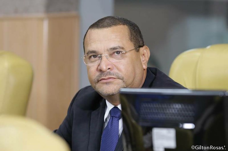 Juvêncio indica melhorias para o Bairro Novo Paraíso