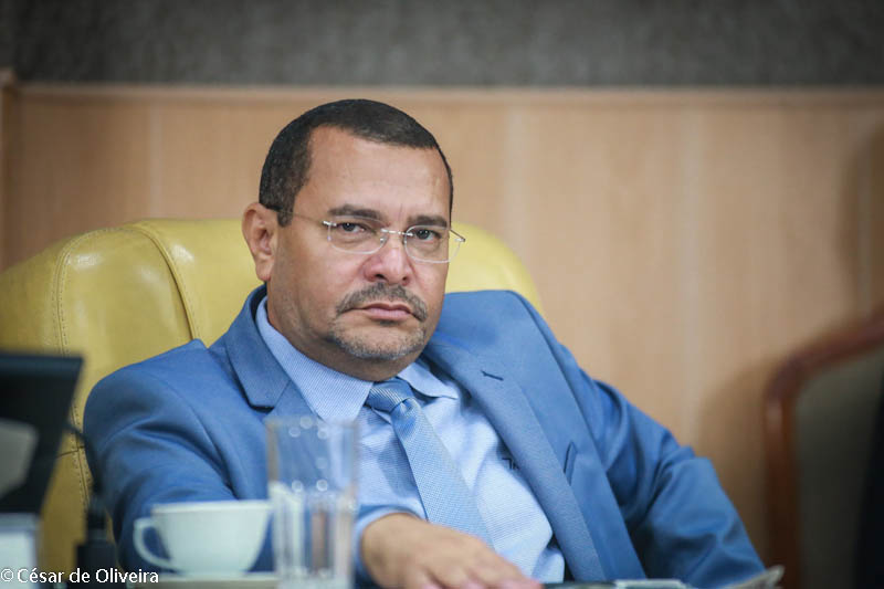 Juvêncio Oliveira apresenta PL que visa a distribuição gratuita de exemplares do ECA nos cartórios