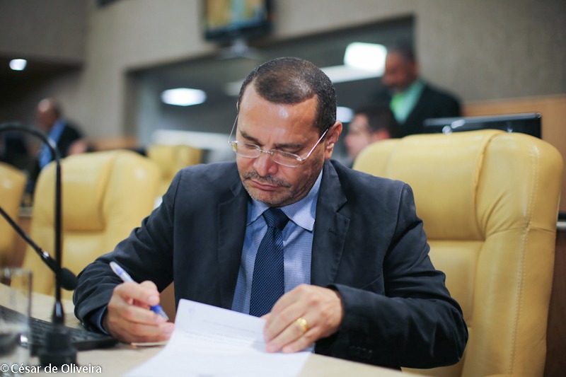 Juvêncio Oliveira faz solicitação para o bairro Jabotiana