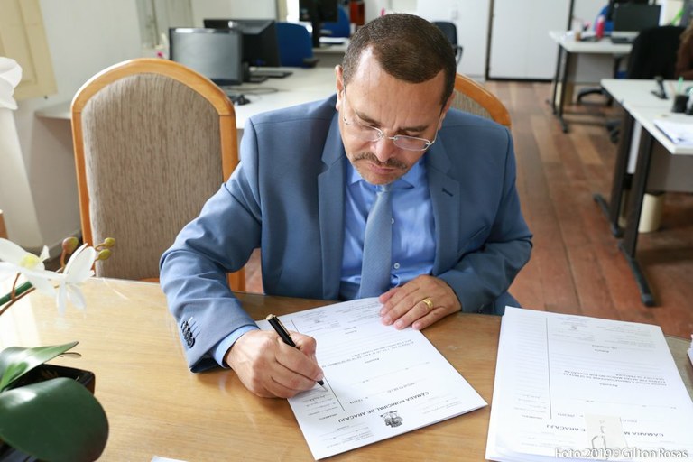  Juvêncio Oliveira parabeniza andamento de obra da avenida Beira Mar