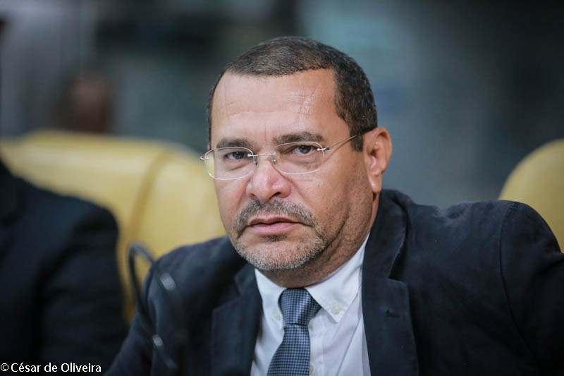 Juvêncio Oliveira protocola propositura para  Emurb