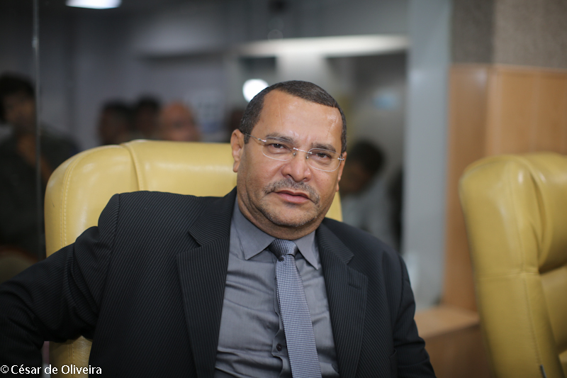 Juvêncio Oliveira solicita serviços de recapeamento e pavimentação asfáltica em bairros da capital