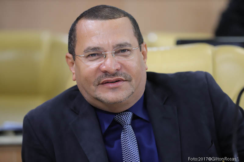 Juvêncio sugere que o Executivo crie cronograma de Reforma de Praças