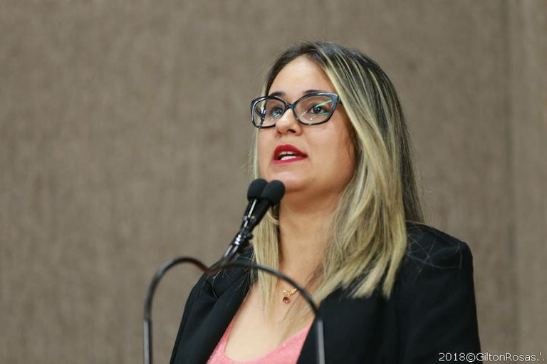 Kitty coloca Waneska Barboza contra a parede: "Por que meus ofícios não são respondidos?"