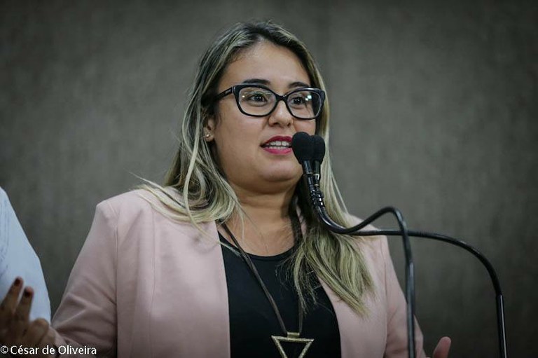 Kitty comemora afastamento de diretores do Cirurgia e reforça continuidade da CPI da Saúde