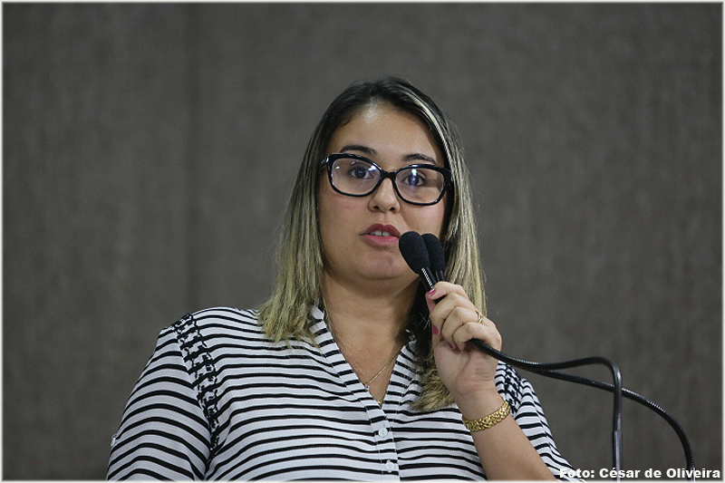 Kitty Lima apresenta o PL Segunda Sem Carne aos vereadores da CMA