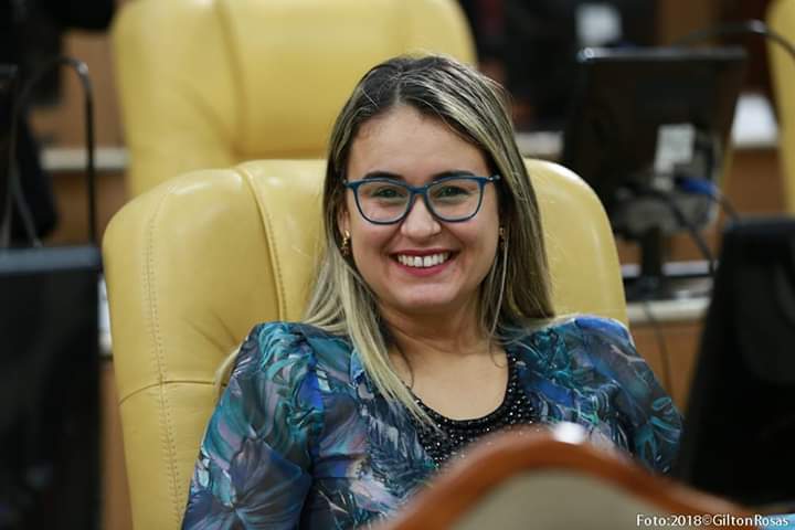 Kitty Lima comemora sanção de lei de sua autoria que assegura recursos do FMMA à proteção animal