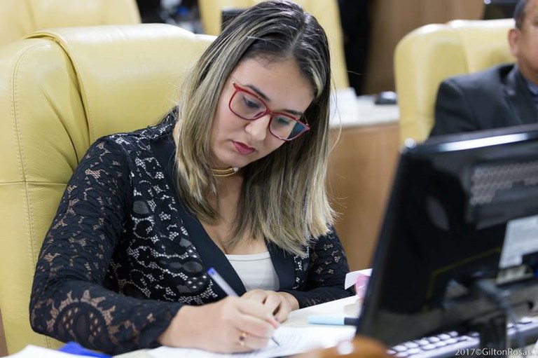 Kitty Lima elabora estatuto da Frente Parlamentar de Combate à Violência Contra a Mulher