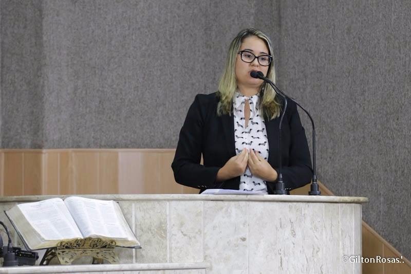 Kitty Lima faz alerta sobre proliferação da Leishmaniose em Aracaju