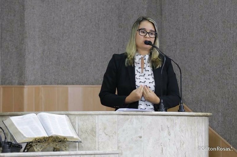 Kitty Lima faz alerta sobre proliferação da Leishmaniose em Aracaju