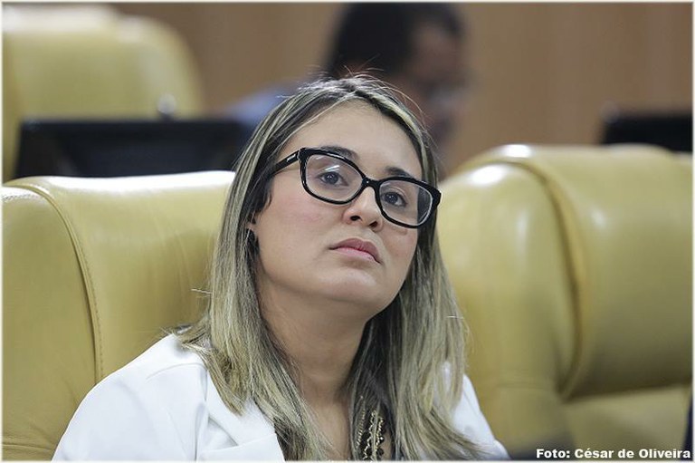 Kitty Lima lamenta a não criação da CPI do Lixo