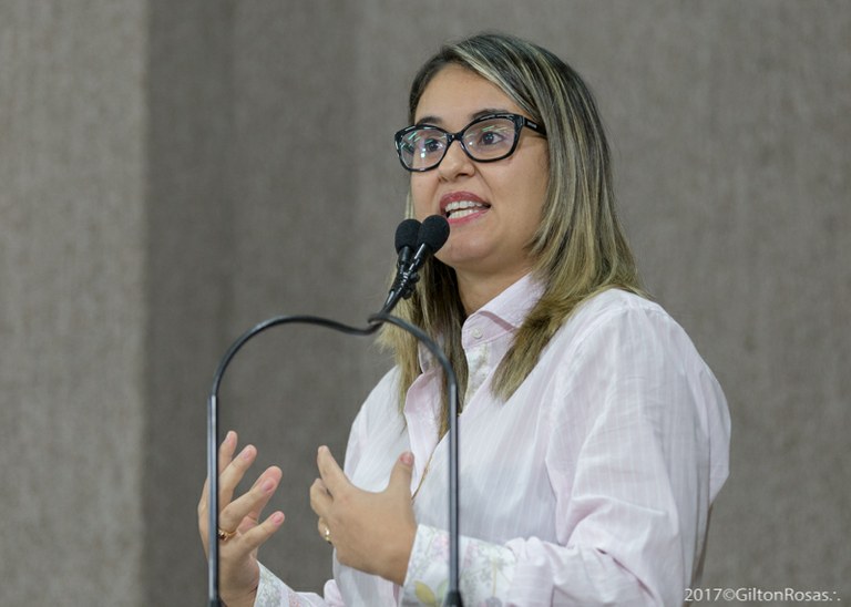 Kitty Lima pretende criar o Código Municipal de Proteção Animal