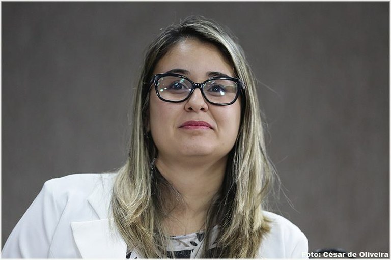 Kitty participa de minicurso sobre políticas públicas para pessoas em situação de rua