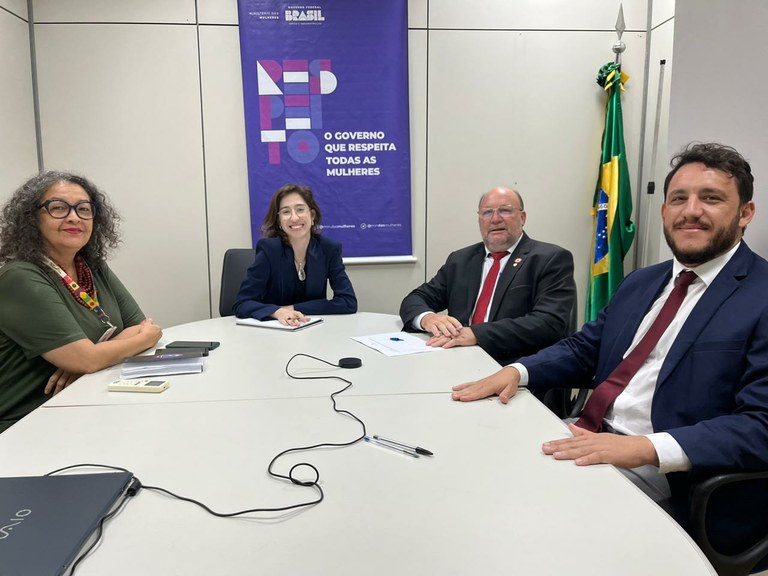 Lavanderia pública do conjunto Manoel Preto: Camilo solicita reforma ao Ministério das Mulheres. 
