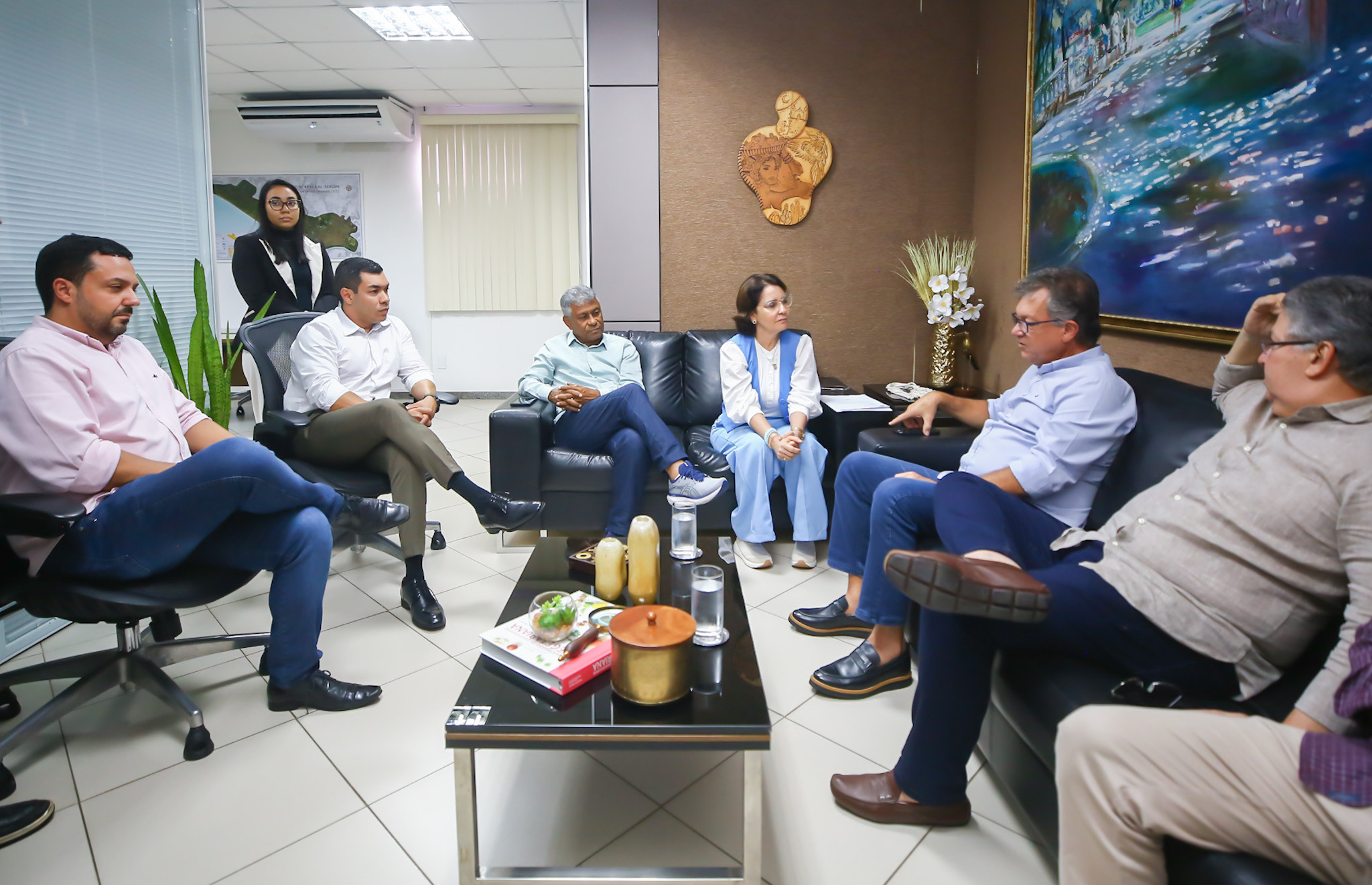 Levi Oliveira fortalece diálogo político em visita a prefeita Emília Corrêa