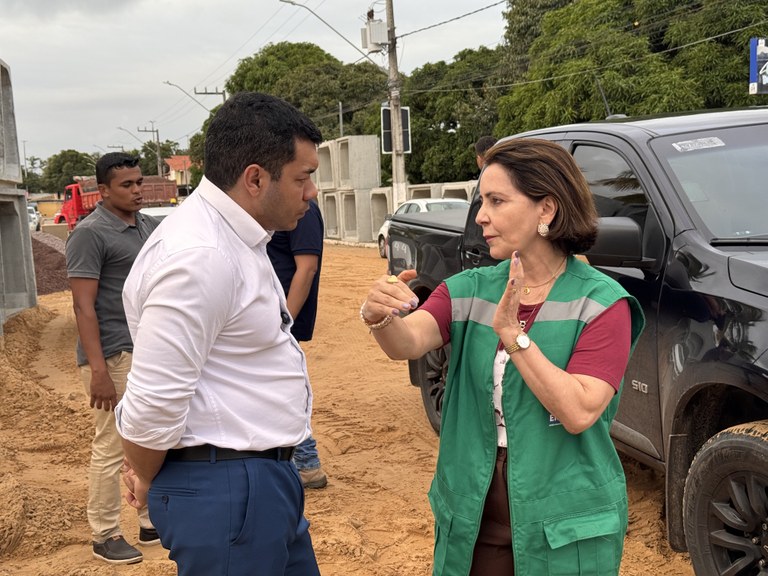 Levi Oliveira acompanha obras na Zona de Expansão e solicita melhorias na pavimentação de Aracaju