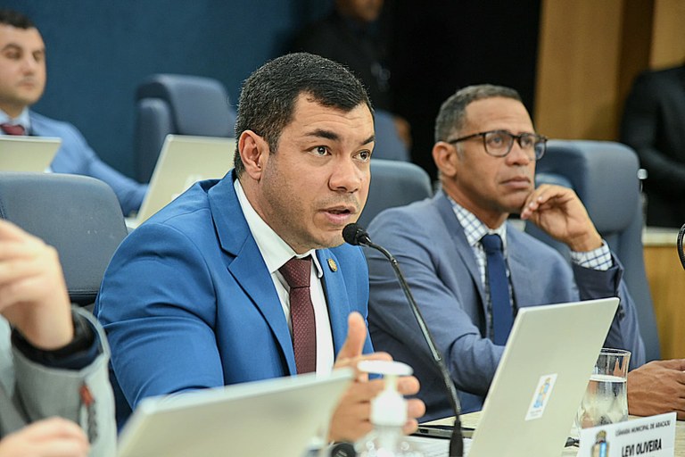 Levi Oliveira destaca avanços na educação e ações comunitárias na retomada dos trabalhos legislativos 