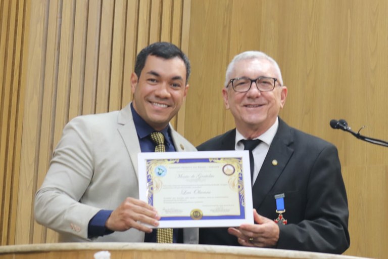 Levi Oliveira enaltece reconhecimento da maçonaria em Aracaju durante sessão alusiva ao Dia do Maçom